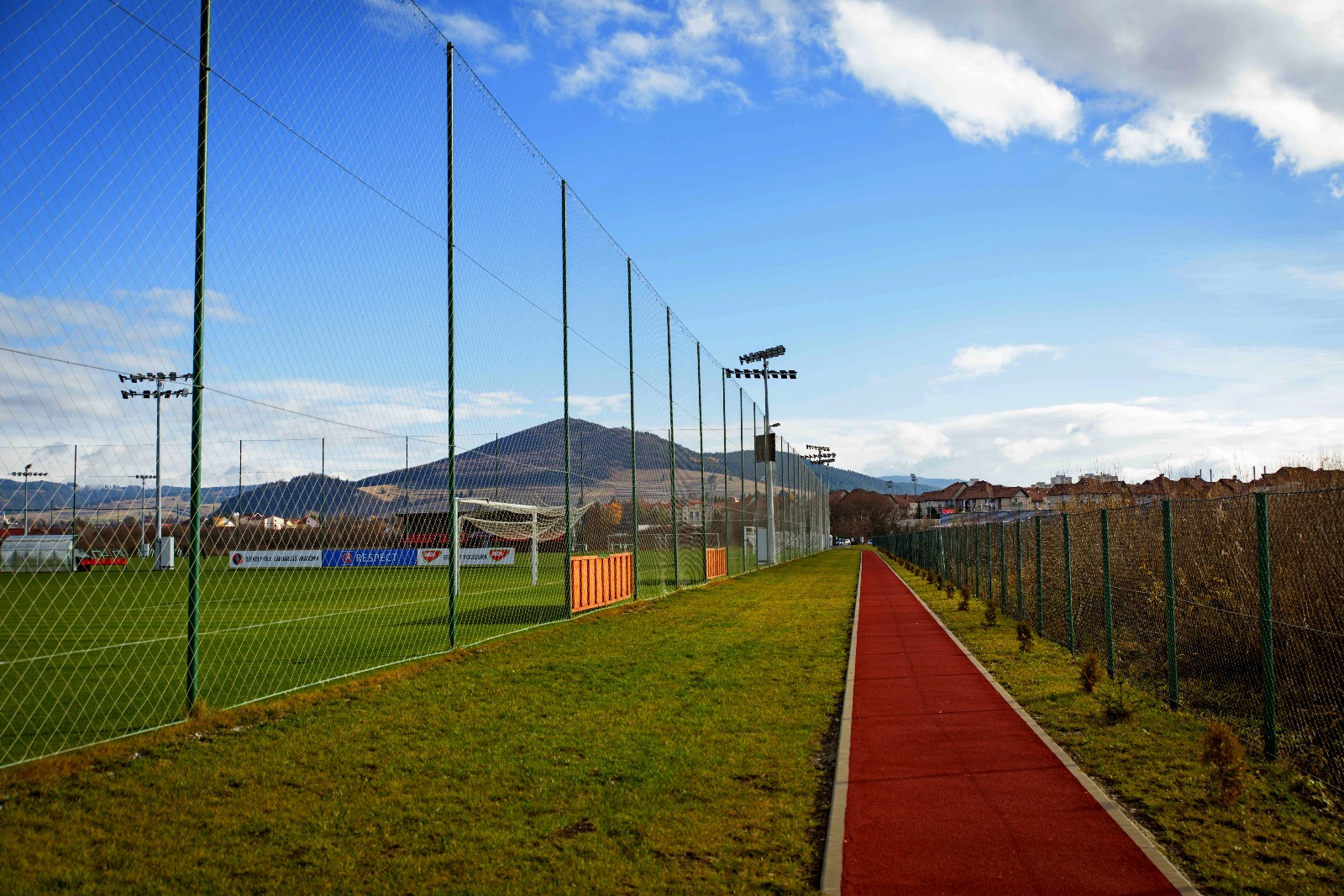 Felhívás | Esti, villanyfényes sportolási lehetőség a Sportparkban